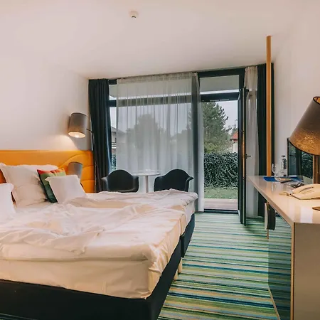 Hotel Fenyves Yacht Club Superior