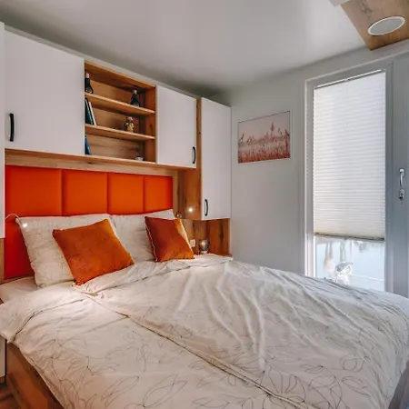 Отель Fenyves Yacht Club Superior