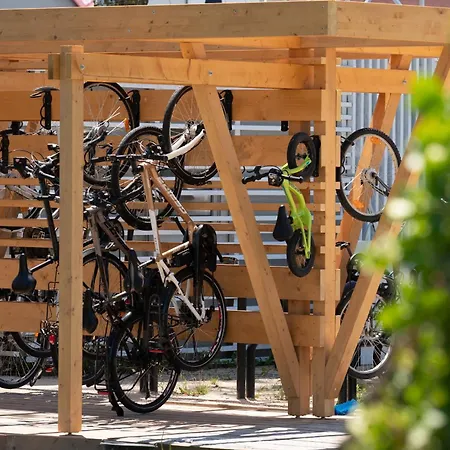 Fenyves Yacht Club Superior Отель Балатонфеньвеш