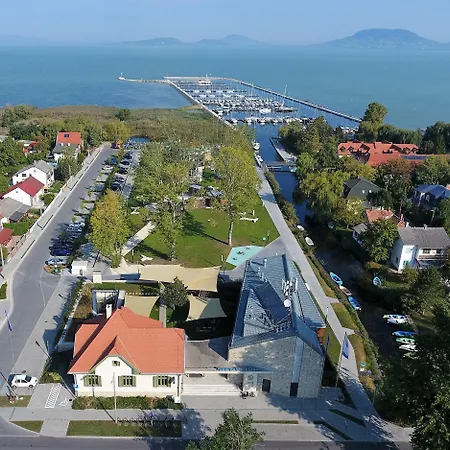 Fenyves Yacht Club Superior Balatonfenyves