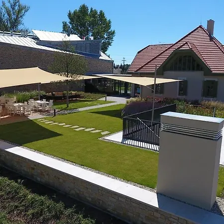 Отель Fenyves Yacht Club Superior