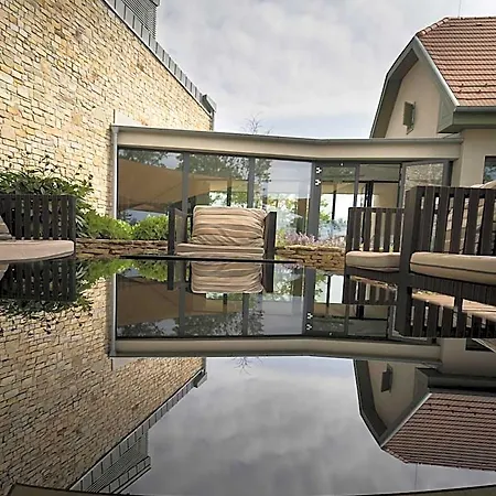 Fenyves Yacht Club Superior Szálloda 3*
