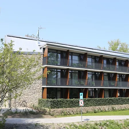 Fenyves Yacht Club Superior Hotel 3*