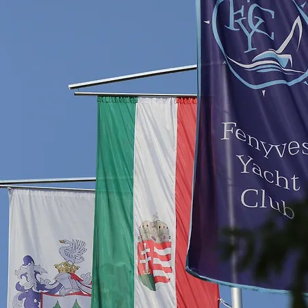 Отель Fenyves Yacht Club Superior