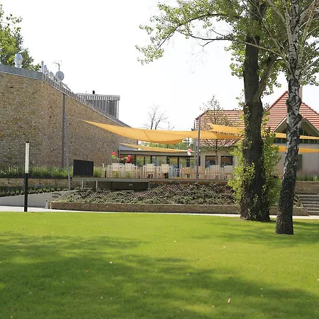 Fenyves Yacht Club Superior Отель 3*