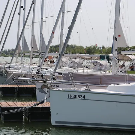 Hotel Fenyves Yacht Club Superior