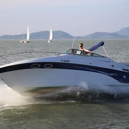 Отель Fenyves Yacht Club Superior Балатонфеньвеш