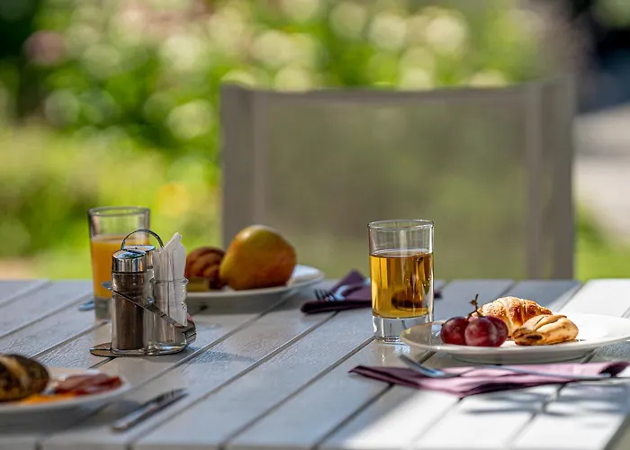 Fenyves Yacht Club Superior Hotel